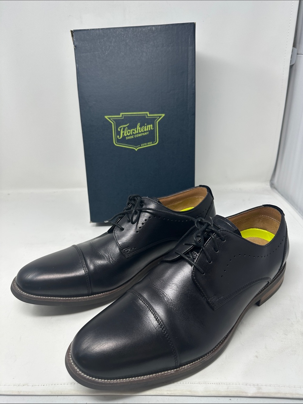 Florsheim Oxfords Size 9